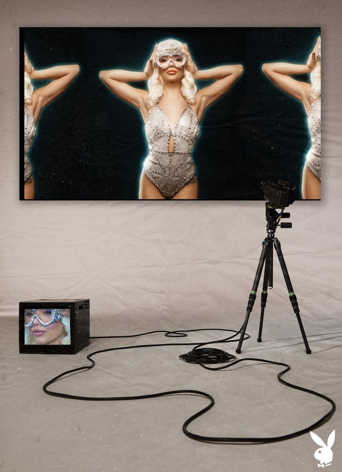 Elsa Jean posing seductively in tight latex outfit in the matrix