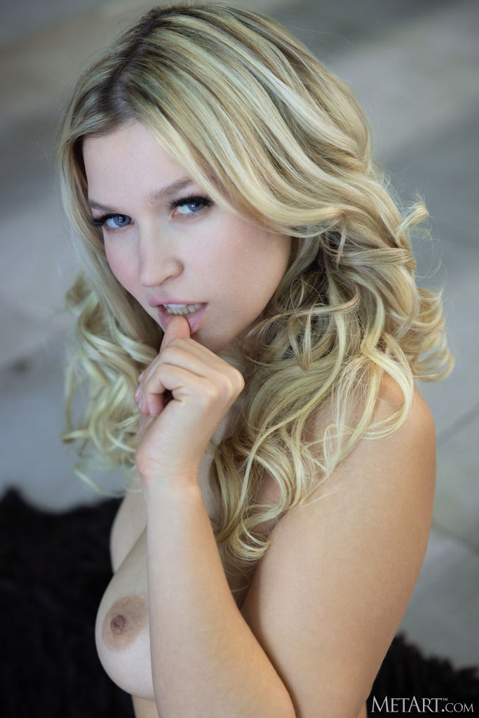 Jessica Blank Soft Curves Of Her Lovely Breasts And Luscious Bottom A Delight To Linger Over - Met Art