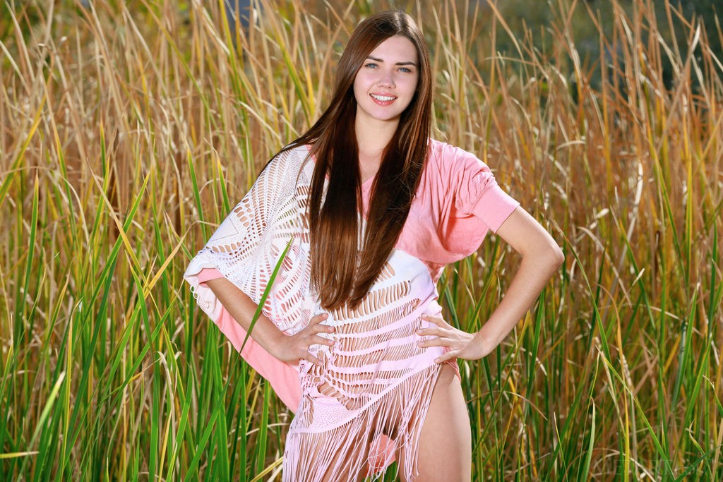 Georgia - She loves to explore the outdoors in the nude