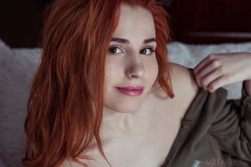 Nicole La Cray - Ginger cutie stays at home to orgasm many times in a row