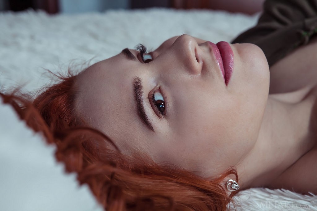 Nicole La Cray - Ginger cutie stays at home to orgasm many times in a row