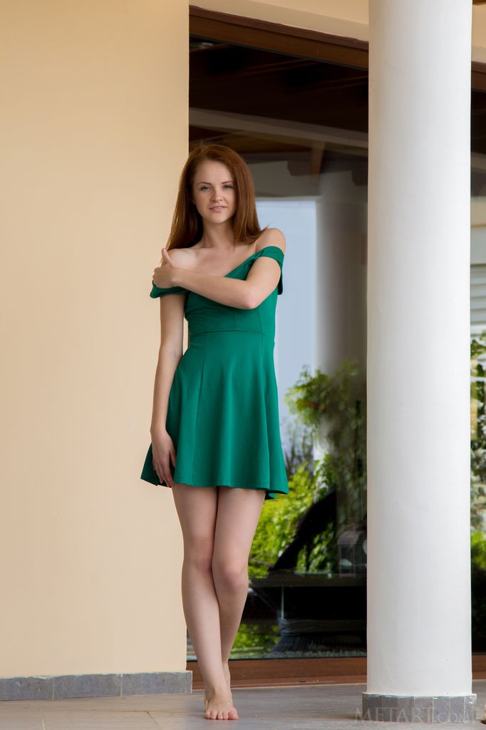 Alice May - Sporty and trendy teen brunette poses naked outdoors