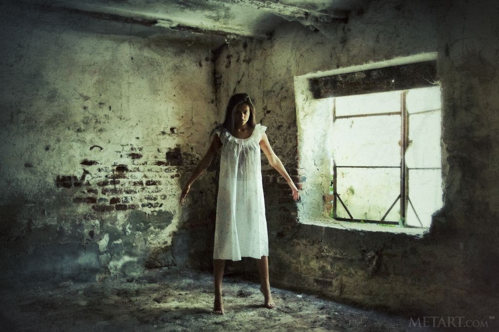 Mila Mendes - Photo shoot at an abandoned country house with a brunette