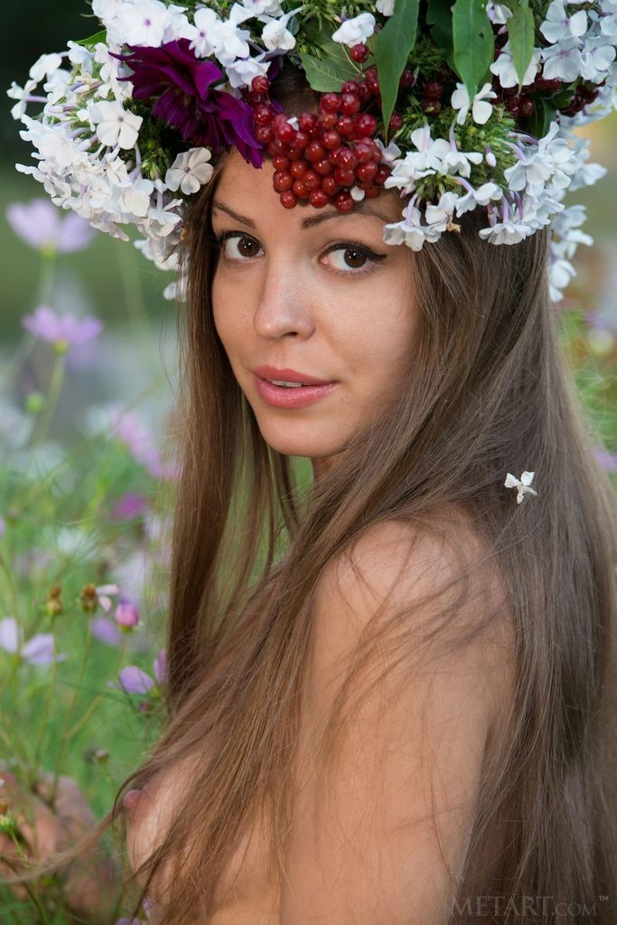 Arina G - She puts flowers in her hair and spreads her ass checks
