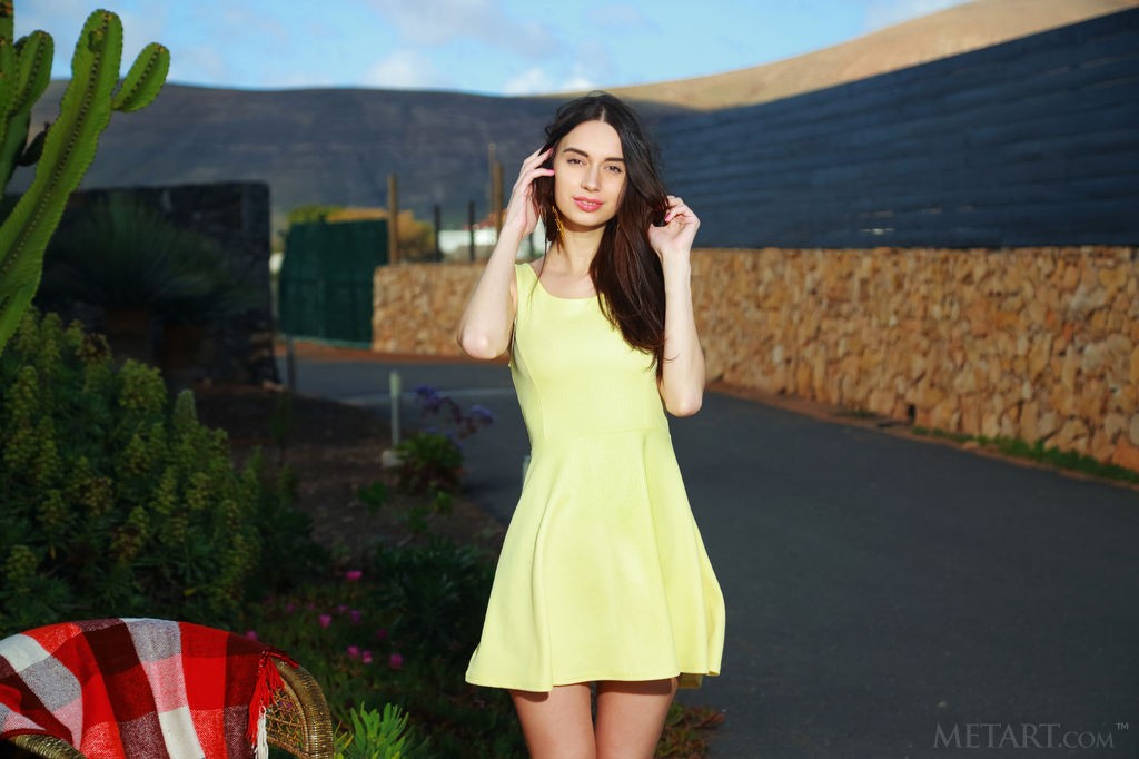 Dita V - She gets bold when she gets naked and sits roadside