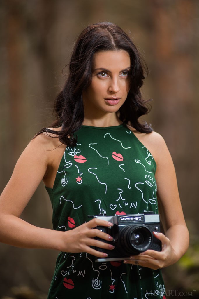 Jasmine Jazz - Photographer gets naked in nature and takes pictures