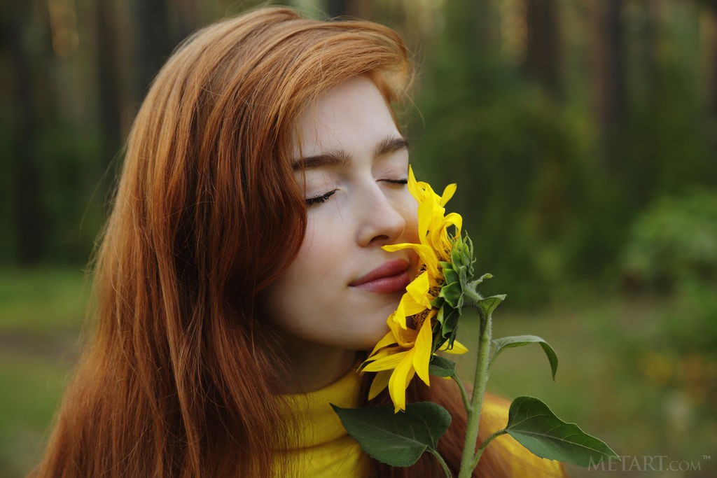 Jia Lissa - Redheaded beauty has fun with sunflowers naked outside