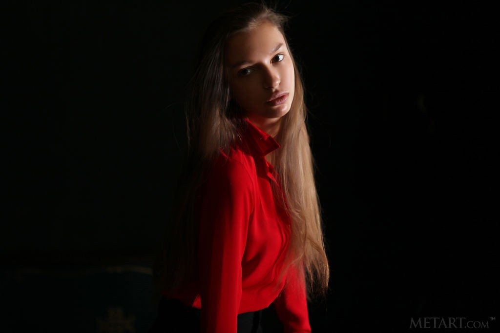 Elin - In shape babe with a tight ass and fit body loves being nude