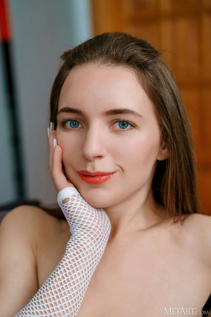 Maria Mane With Innocent Smile Turning Wonderfully Naughty - Met Art